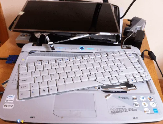 7. Lakukan Pengecekan Terhadap Panel Display Lakukan Pengecekan Terhadap Panel Display